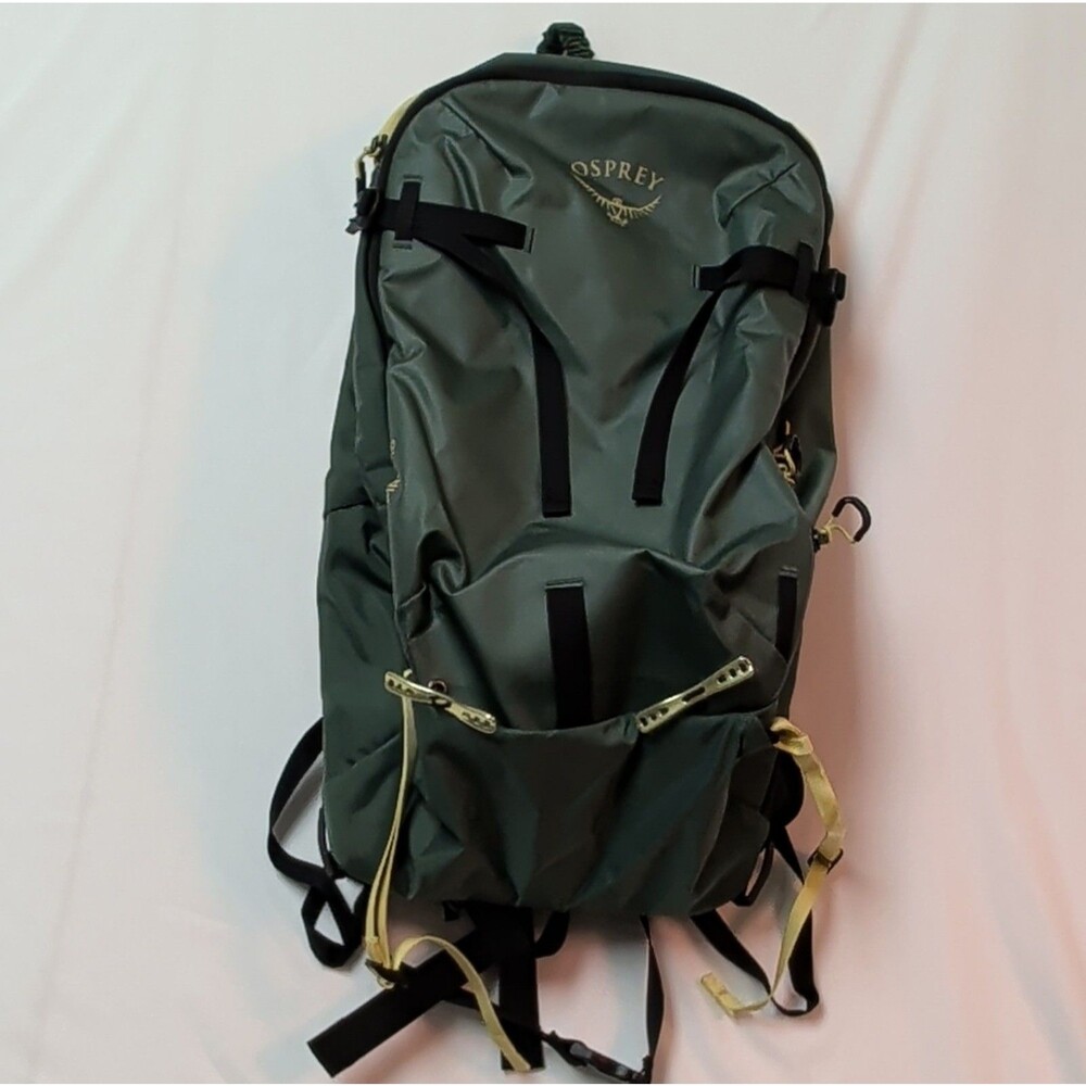 Osprey Firn 18L Backcountry Skiing Backpack Size S/M